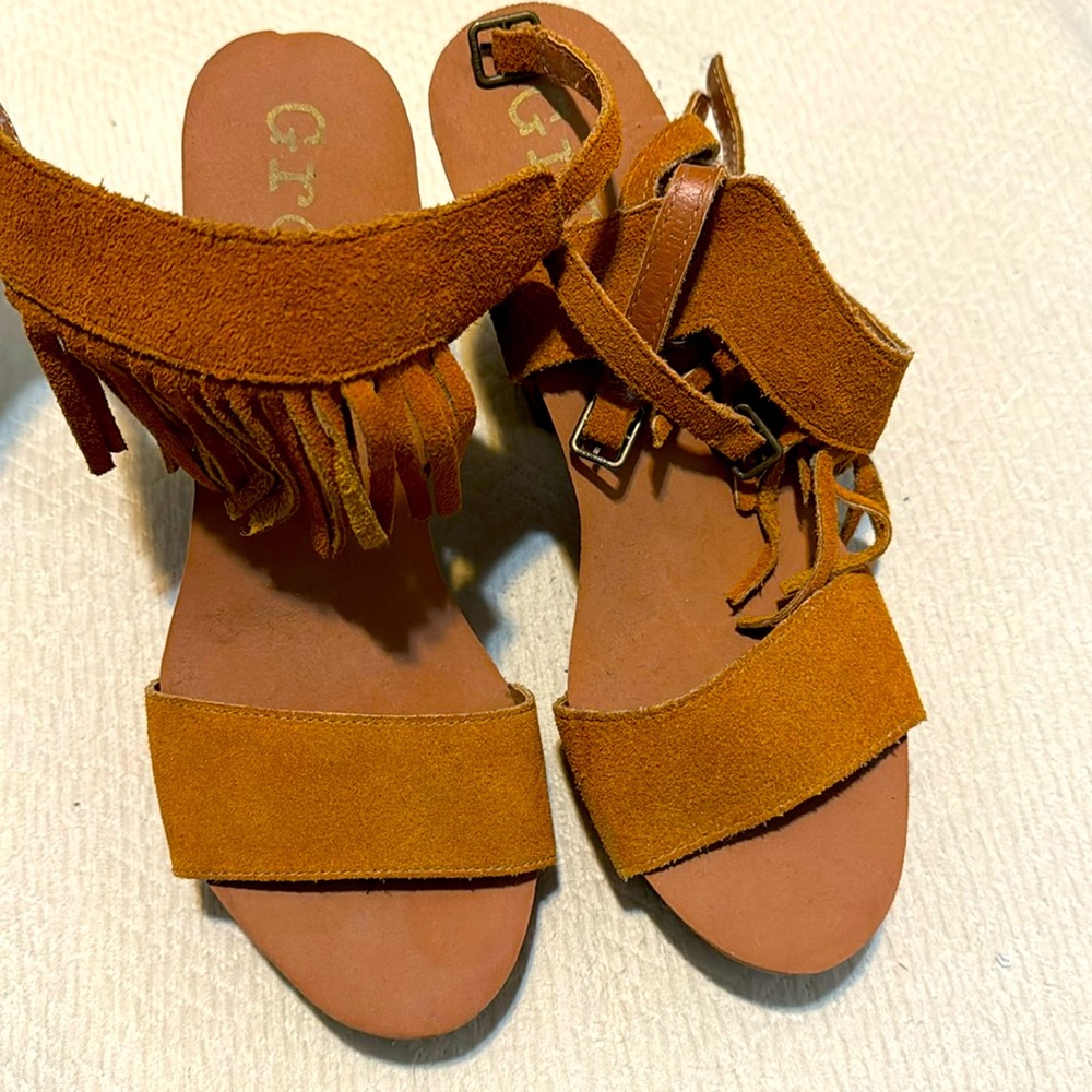 Groove brown suede fringe platform shoes